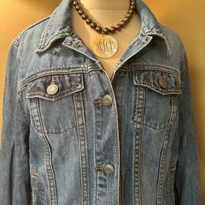 Old Navy Women’s jean jacket Size L